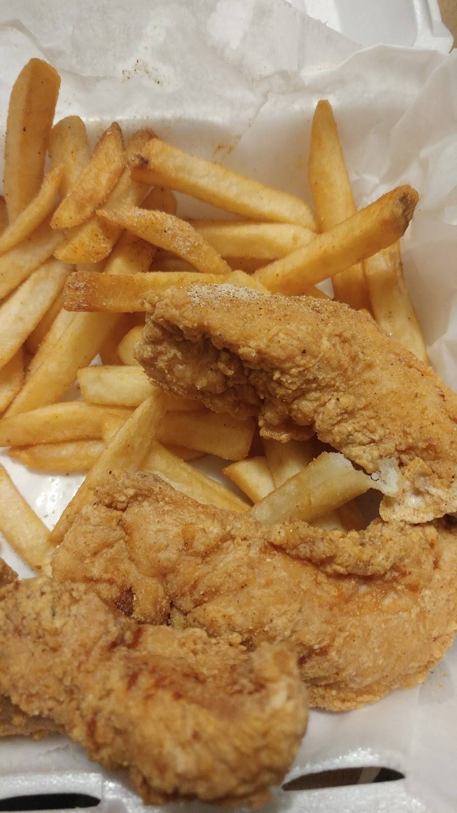 Chicago Fish & Chicken | restaurant | 1565 E Main St, Columbus, OH 43205, USA | 6142532222 OR +1 614-253-2222