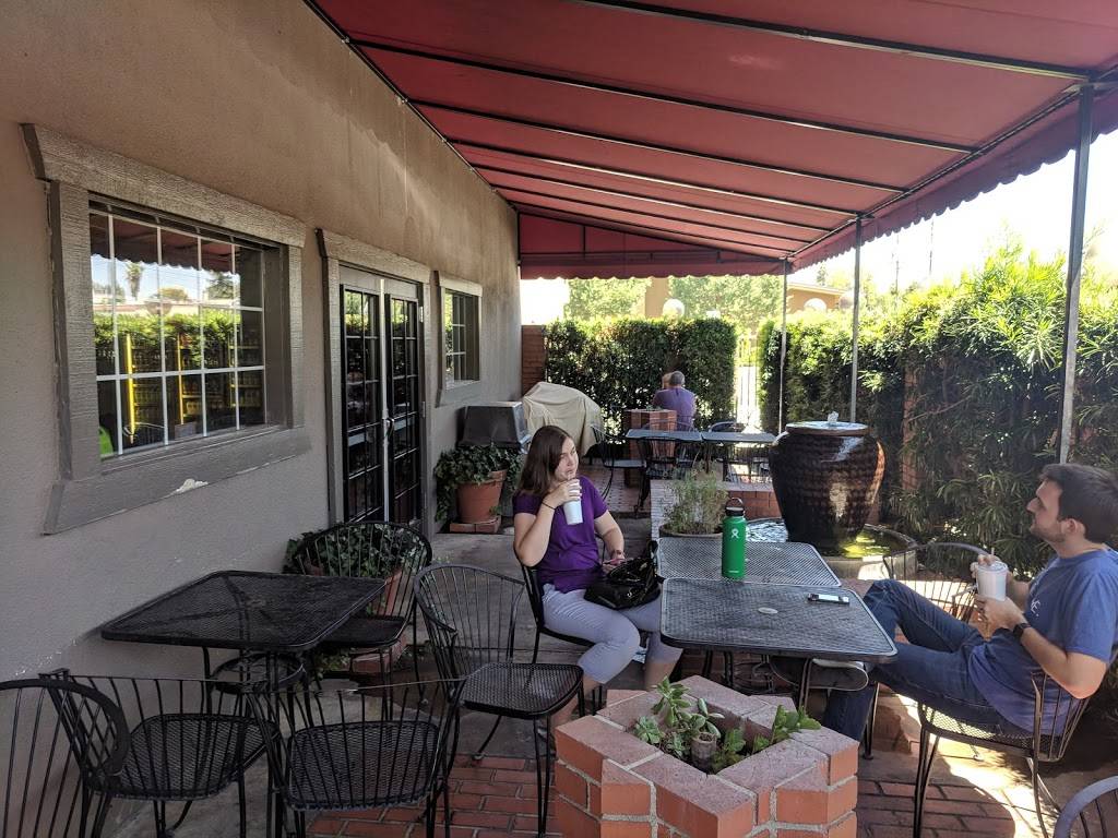 Sunnyside Delicatessen | meal takeaway | 5691 E Kings Canyon Rd, Fresno, CA 93727, USA | 5592523338 OR +1 559-252-3338