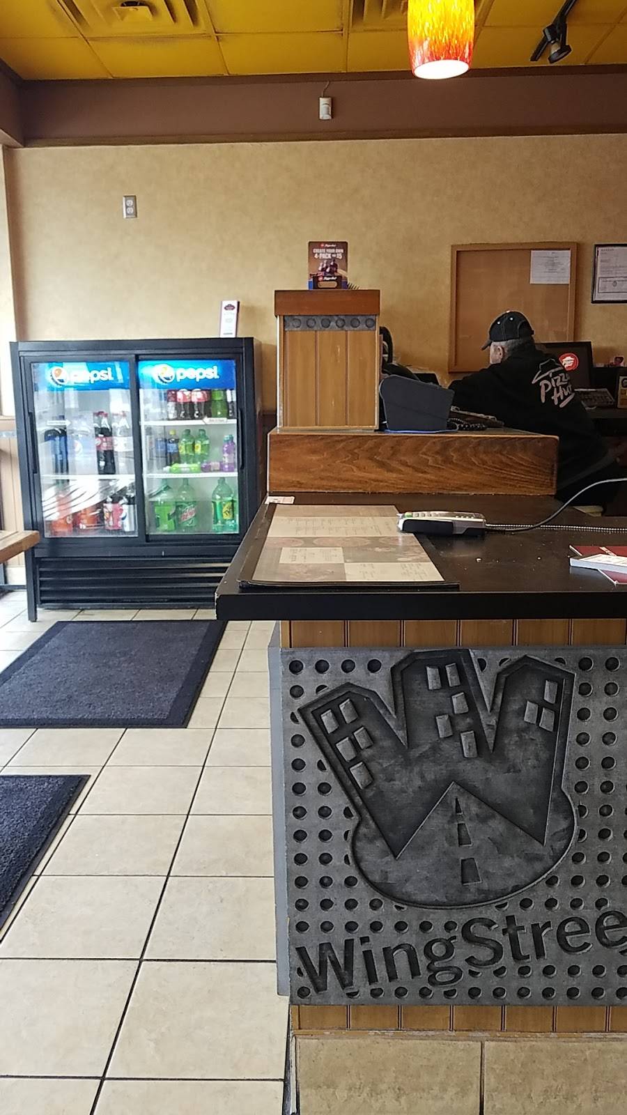 Pizza Hut | meal delivery | 1885 S Rock Rd, Wichita, KS 67207, USA | 3166855577 OR +1 316-685-5577