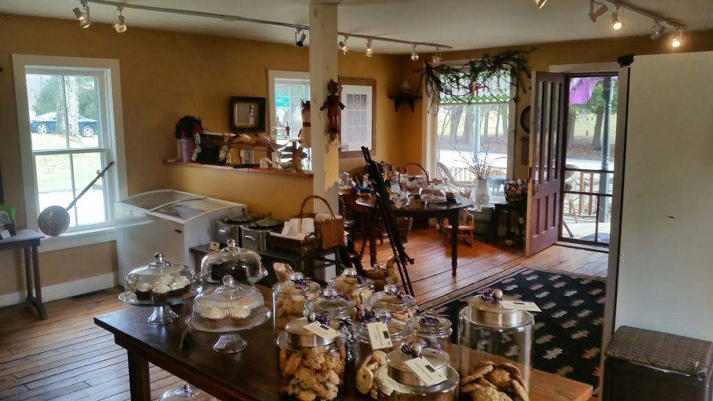 Sissys Kitchen | restaurant | 10 West St, Middletown Springs, VT 05757, USA | 8022352000 OR +1 802-235-2000