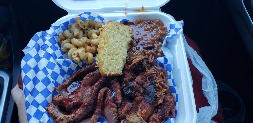 Ventura BBQ Co. | restaurant | 2860 Harbor Blvd, Oxnard, CA 93035, USA | 8055864456 OR +1 805-586-4456