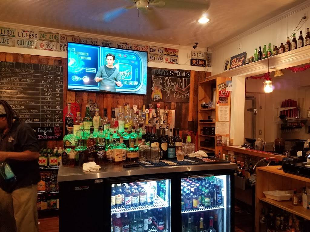 Murky Waters Ocean Springs | restaurant | 1212 Government St, Ocean Springs, MS 39564, USA | 2282151114 OR +1 228-215-1114