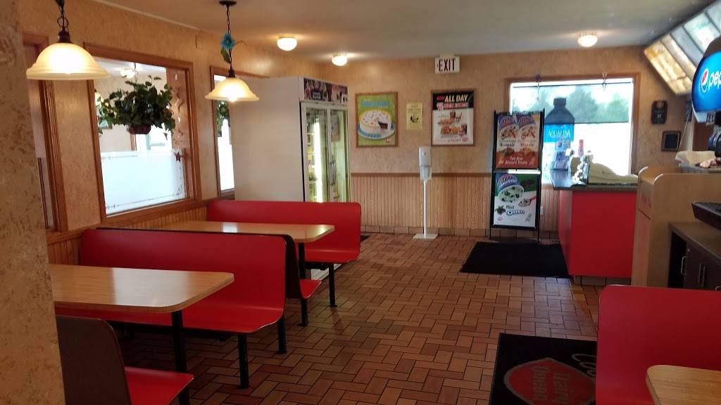 Dairy Queen Grill & Chill | restaurant | 624 S Cedar St, Royalton, MN 56373, USA | 3205848182 OR +1 320-584-8182