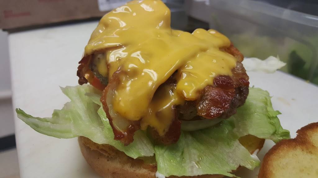 Natalies Restaurant | restaurant | 8228 FL-52, Hudson, FL 34667, USA | 7278575992 OR +1 727-857-5992