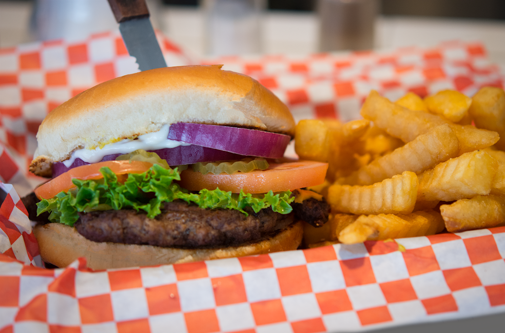 The Hut Diner | restaurant | 1610 Fredericksburg Rd, San Antonio, TX 78201, USA | 2106498574 OR +1 210-649-8574