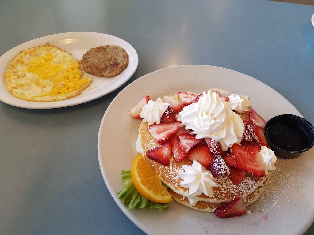 Breakfast Club Diner | restaurant | 228 N Coast Hwy, Oceanside, CA 92054, USA | 7607223124 OR +1 760-722-3124