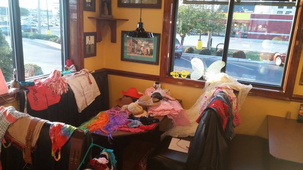 Zaxbys Chicken Fingers & Buffalo Wings | restaurant | 1900 N Jackson St, Tullahoma, TN 37388, USA | 9314619640 OR +1 931-461-9640