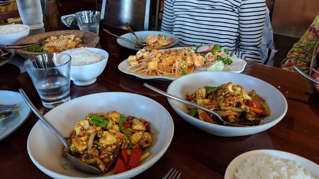 Rins Thai | restaurant | 4301 24th St, San Francisco, CA 94114, USA | 4158214776 OR +1 415-821-4776