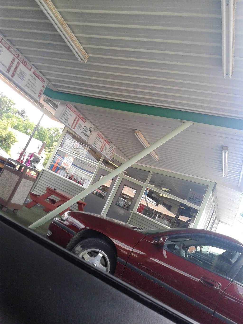 Dog n Suds | restaurant | 2050 N Ridge Rd, Elyria, OH 44035, USA | 4403243636 OR +1 440-324-3636