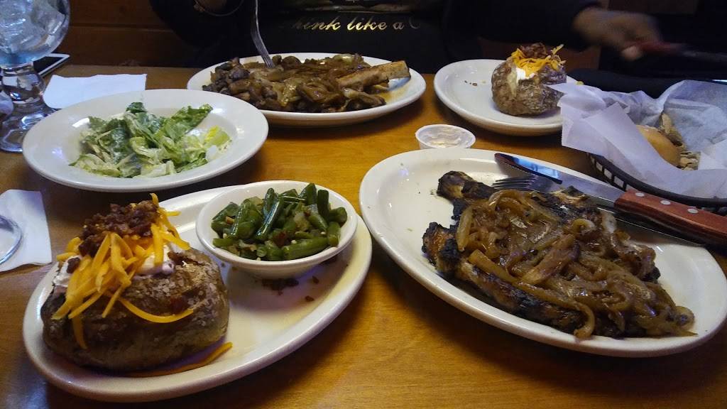 Texas Roadhouse | restaurant | 1736 Merritt Blvd, Dundalk, MD 21222, USA | 4102822310 OR +1 410-282-2310