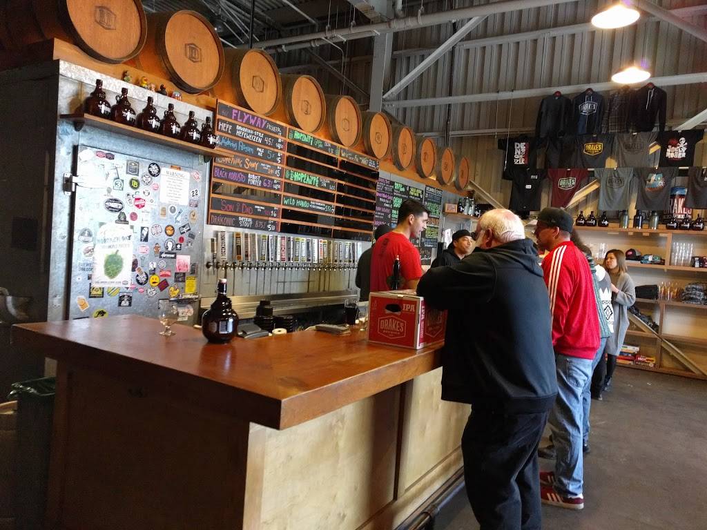 Drakes Brewing Company | restaurant | 1933 Davis St #177, San Leandro, CA 94577, USA | 5105682739 OR +1 510-568-2739