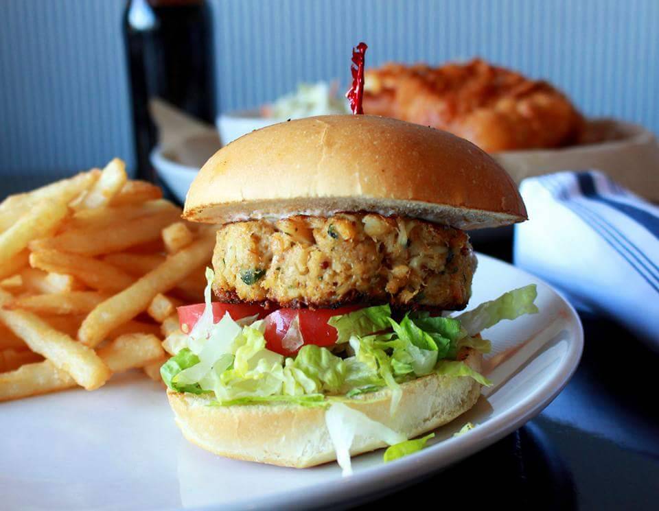 Hook Line & Schooner | restaurant | 4600 W Village Way #3009, Smyrna, GA 30080, USA | 7703333338 OR +1 770-333-3338