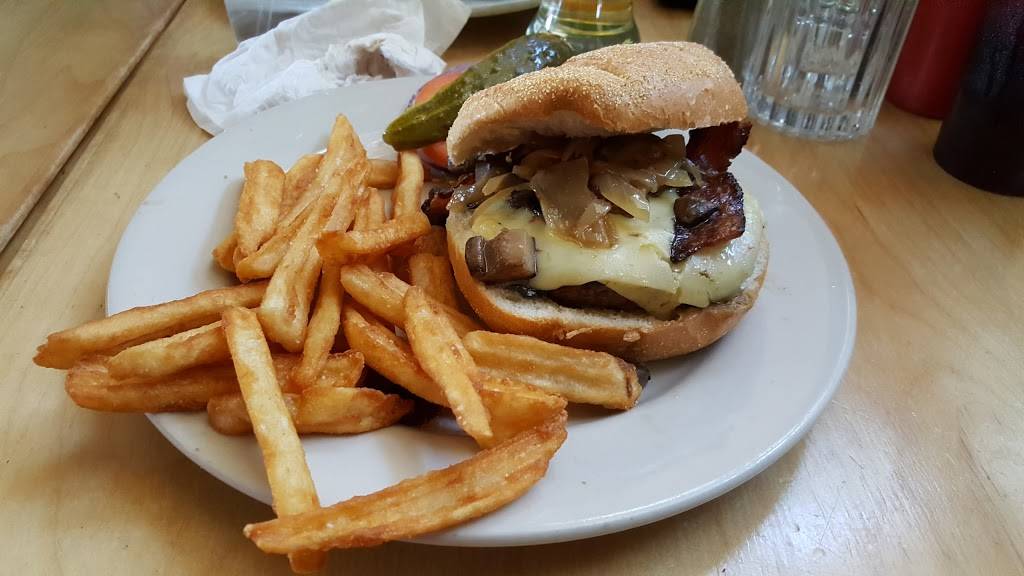 Gilded Otter | restaurant | 3 Main St, New Paltz, NY 12561, USA | 8452561700 OR +1 845-256-1700