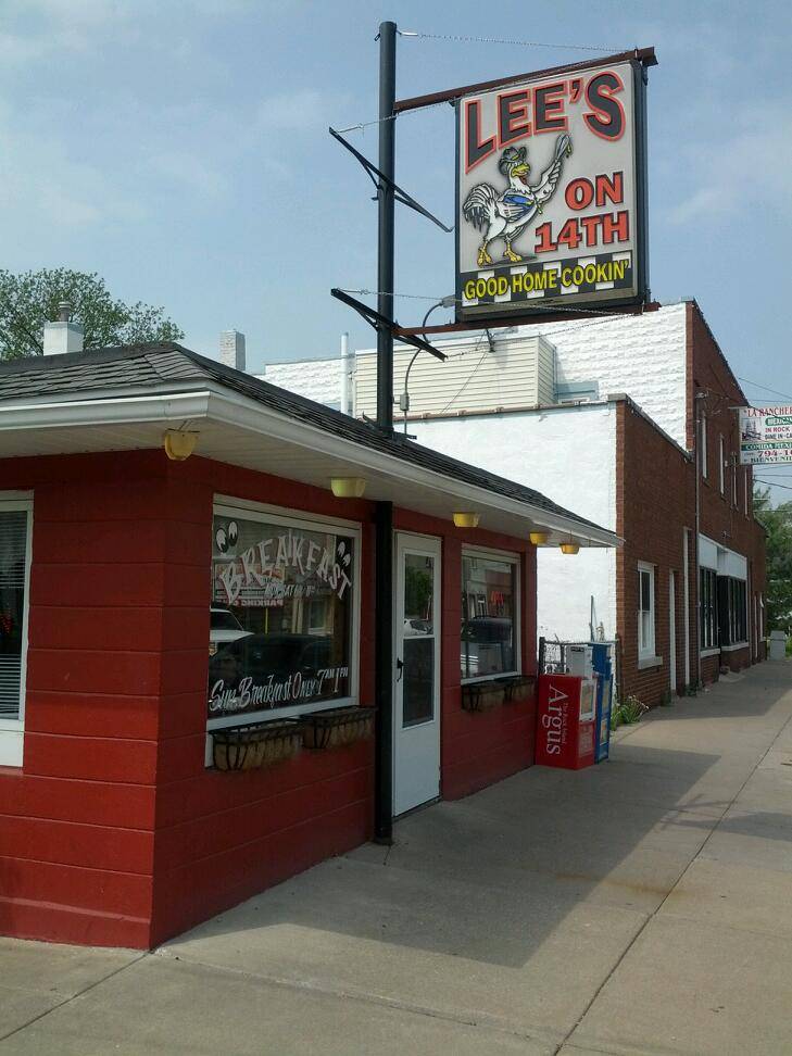 Lees | restaurant | 4128 14th Ave, Rock Island, IL 61201, USA | 3095580097 OR +1 309-558-0097