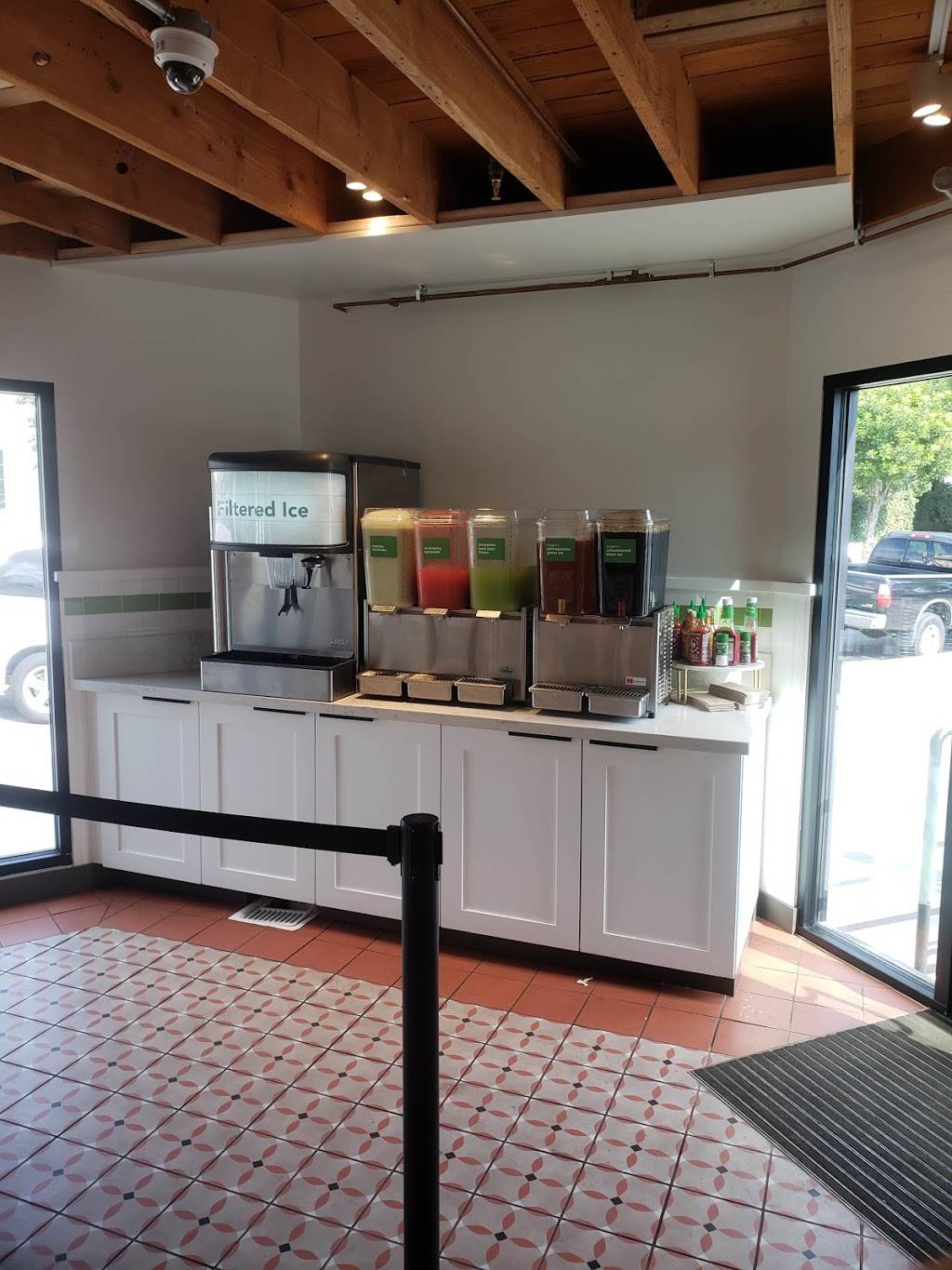 Veggie Grill | restaurant | 4300 Riverside Dr, Burbank, CA 91505, USA | 8185884338 OR +1 818-588-4338