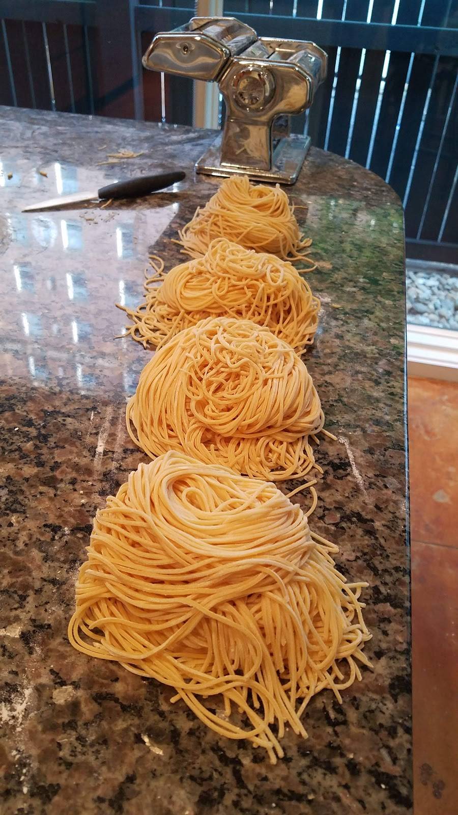 La Barrita Restobar | restaurant | 32 N Chester St, Baltimore, MD 21231, USA | 4434539716 OR +1 443-453-9716