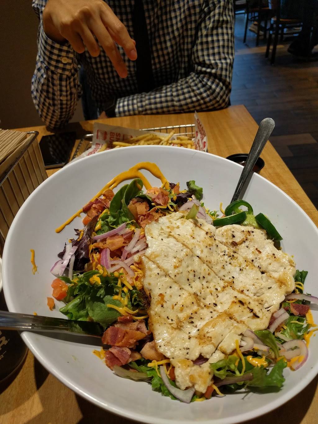 Smashburger | restaurant | 13855 City Center Dr Ste. 3042, Chino Hills, CA 91709, USA | 9093155106 OR +1 909-315-5106