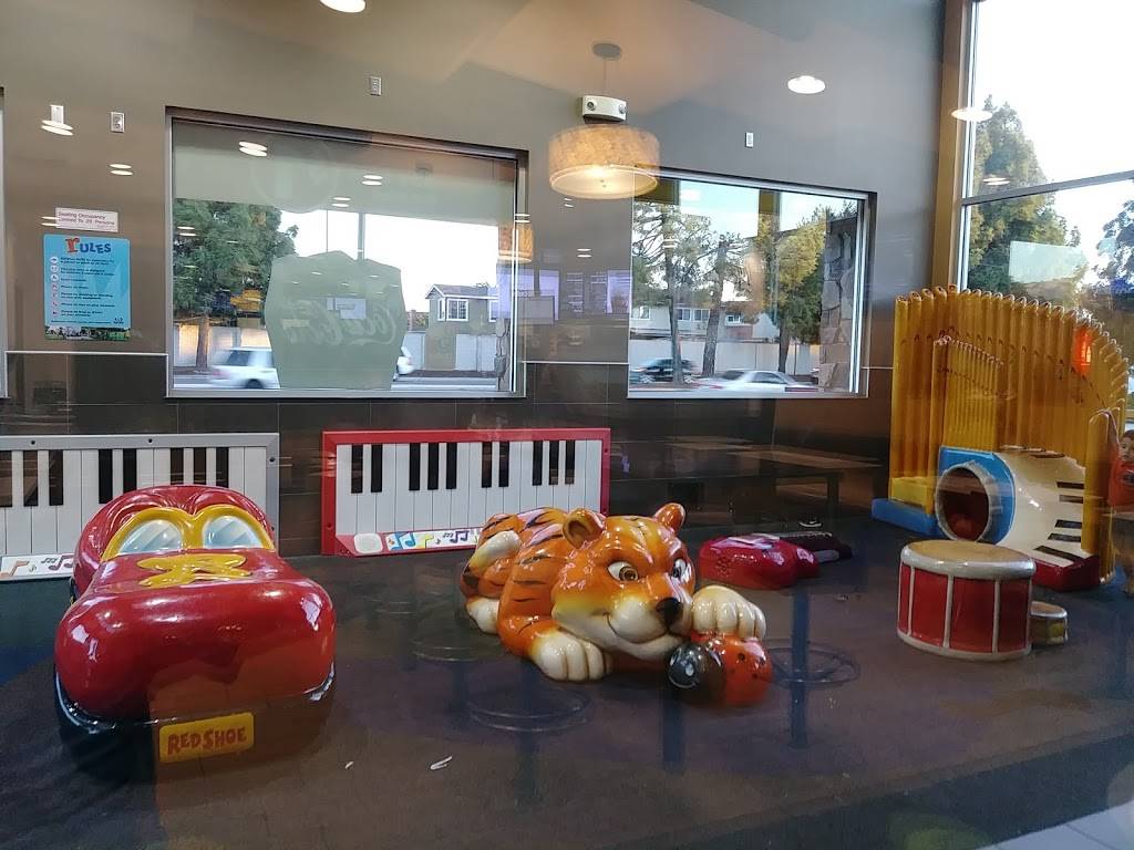 McDonalds | cafe | 1935 Tully Rd, San Jose, CA 95122, USA | 4082721335 OR +1 408-272-1335