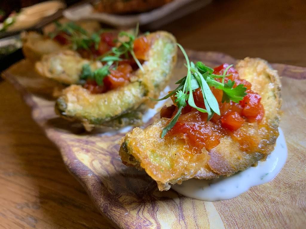 American Kitchen Bar & Grill | restaurant | 1905 Hotel Plaza Blvd, Lake Buena Vista, FL 32830, USA | 4078273080 OR +1 407-827-3080