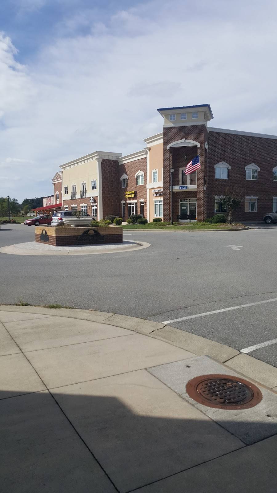 Downtown Pizzeria | meal delivery | 1100 Celebration Ave, Moneta, VA 24121, USA | 5402971269 OR +1 540-297-1269