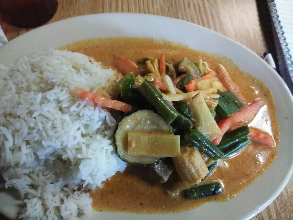 Hot Pepper Thai Restaurant of Waterford | restaurant | 4212 Pontiac Lake Rd, Waterford Twp, MI 48328, USA | 2486180270 OR +1 248-618-0270