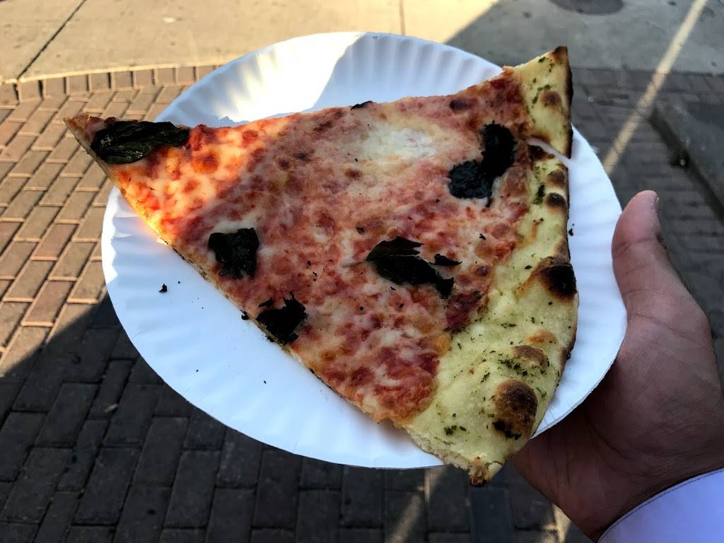 Village Pizza | meal delivery | 761 Dundas St W, Toronto, ON M6J 1T9, Canada | 4165519939 OR +1 416-551-9939