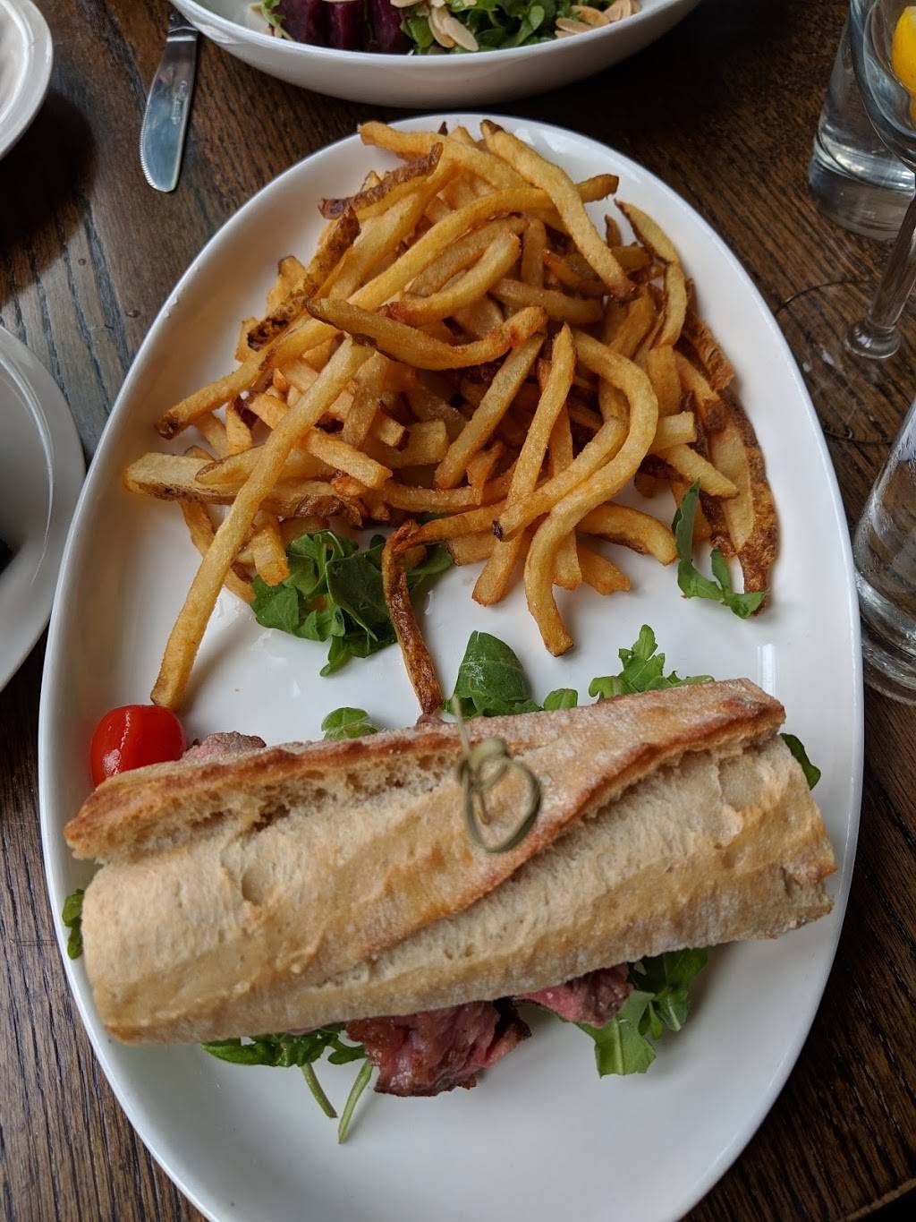 Le Privé | restaurant | 626 10th Ave, New York, NY 10036, USA | 2128372795 OR +1 212-837-2795