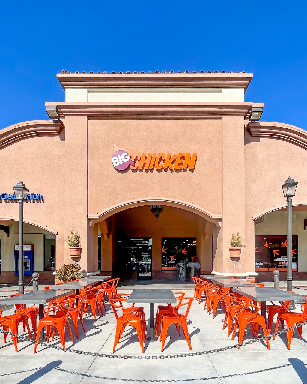 Big Chicken | restaurant | 24341 Magic Mountain Pkwy #5, Santa Clarita, CA 91355, USA | 6614810003 OR +1 661-481-0003