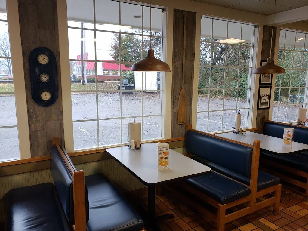 Captain Ds | restaurant | 2960 Breckenridge Ln, Louisville, KY 40220, USA | 5024564261 OR +1 502-456-4261