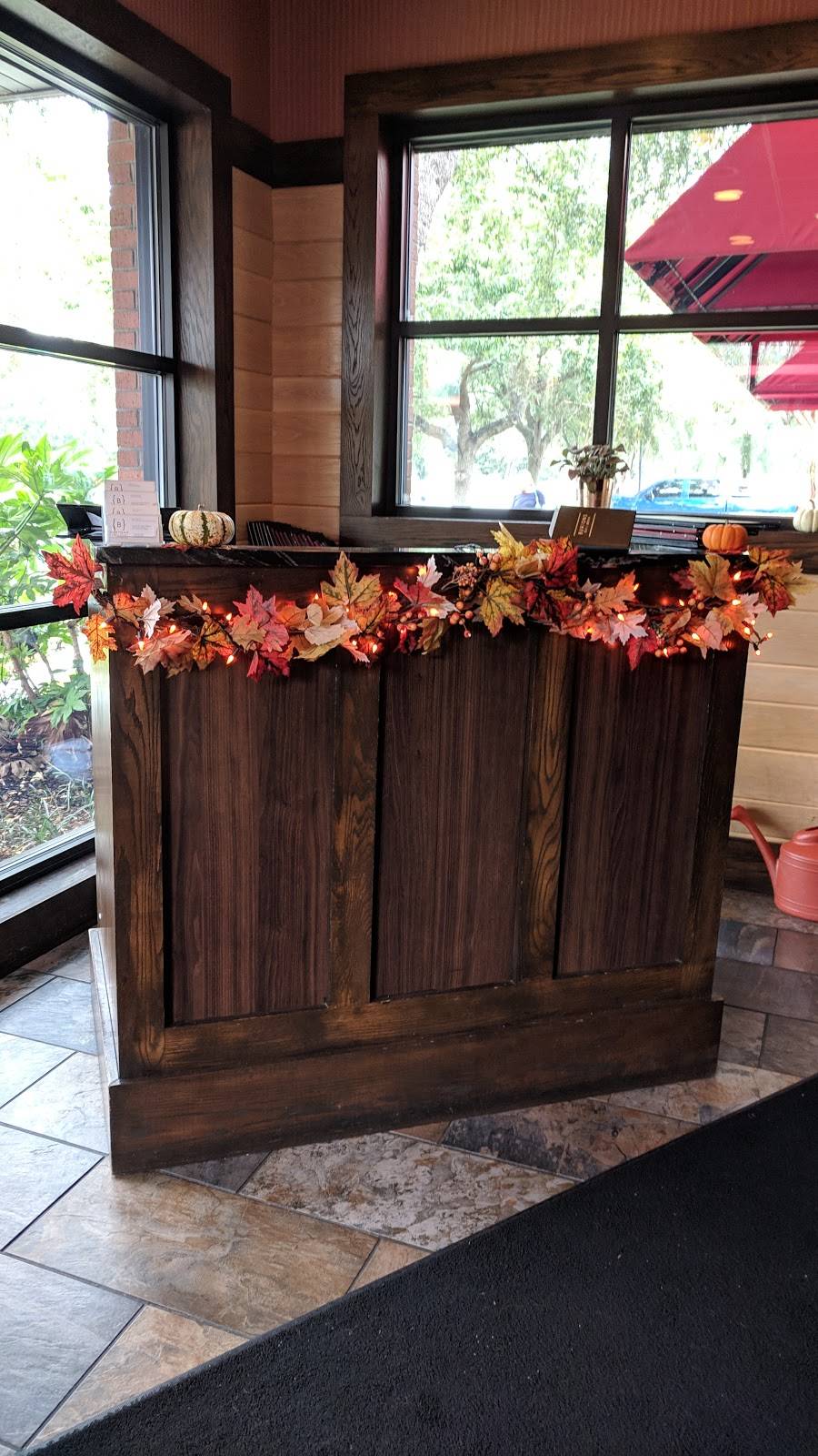 Burtons Grill | restaurant | 1875 US-17, Mt Pleasant, SC 29464, USA | 8436062590 OR +1 843-606-2590