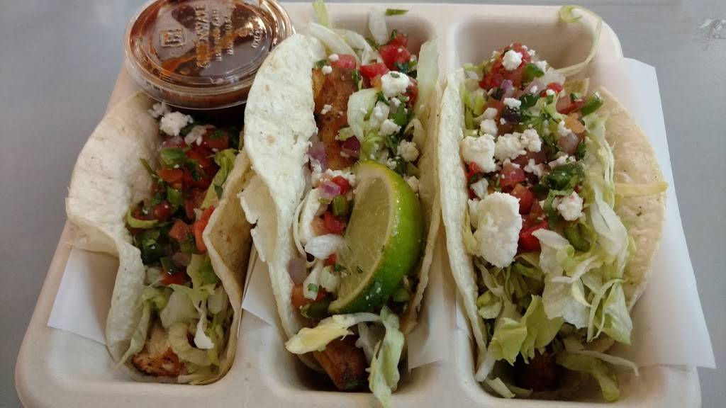 Summer House Santa Monica | restaurant | 10000 Ohare Way, Chicago, IL 60666, USA | 7736862200 OR +1 773-686-2200