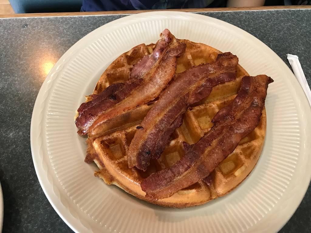 Metro Diner | restaurant | 73-24 Metropolitan Ave, Middle Village, NY 11379, USA | 7183267402 OR +1 718-326-7402