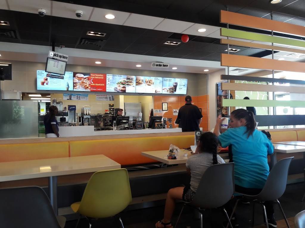 McDonalds | cafe | 4898 E Kings Canyon Rd, Fresno, CA 93727, USA | 5592517500 OR +1 559-251-7500