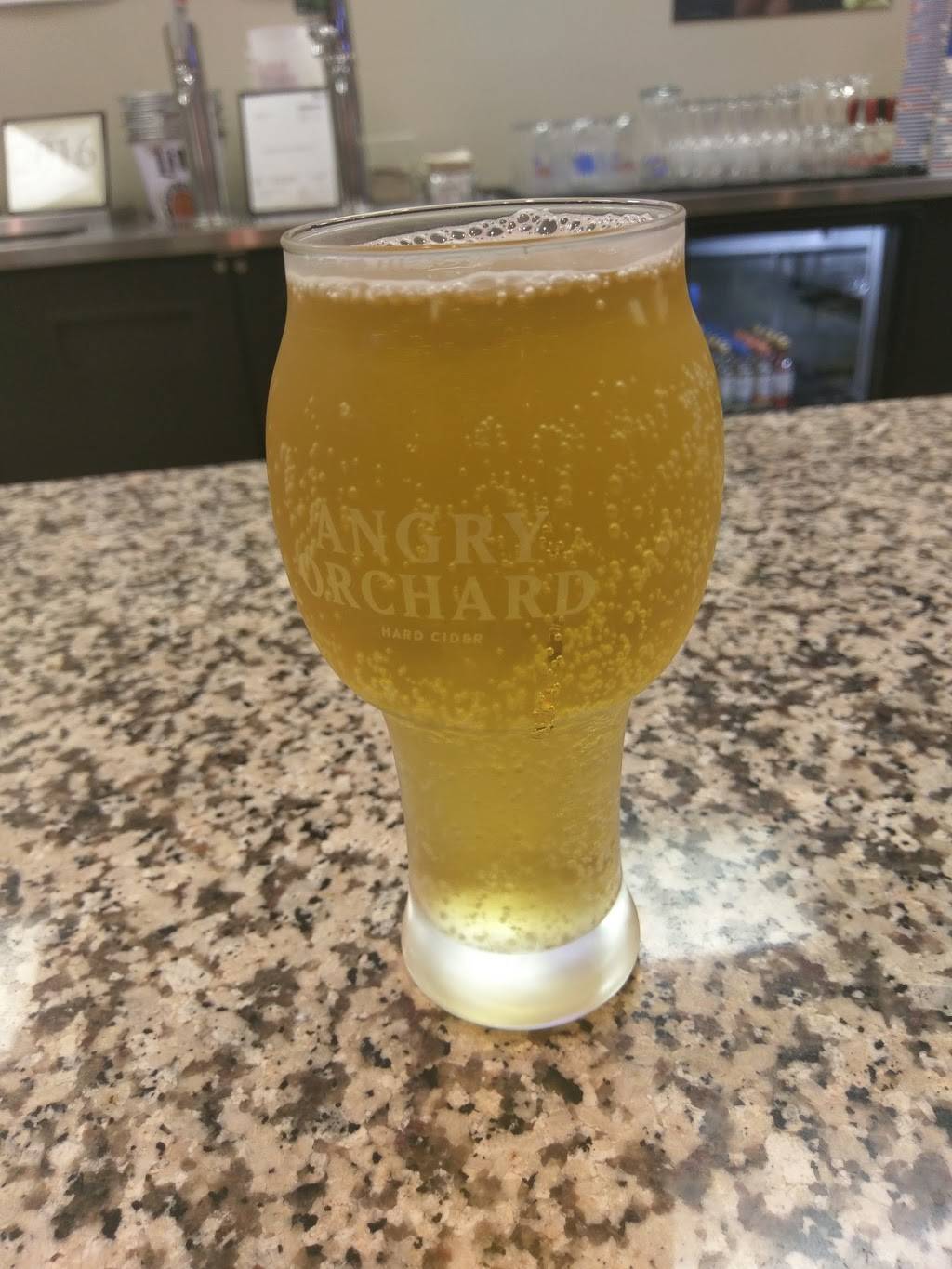 Lucanos Pizza & Catering | restaurant | 2400 Caton Farm Rd, Crest Hill, IL 60403, USA | 8155779200 OR +1 815-577-9200