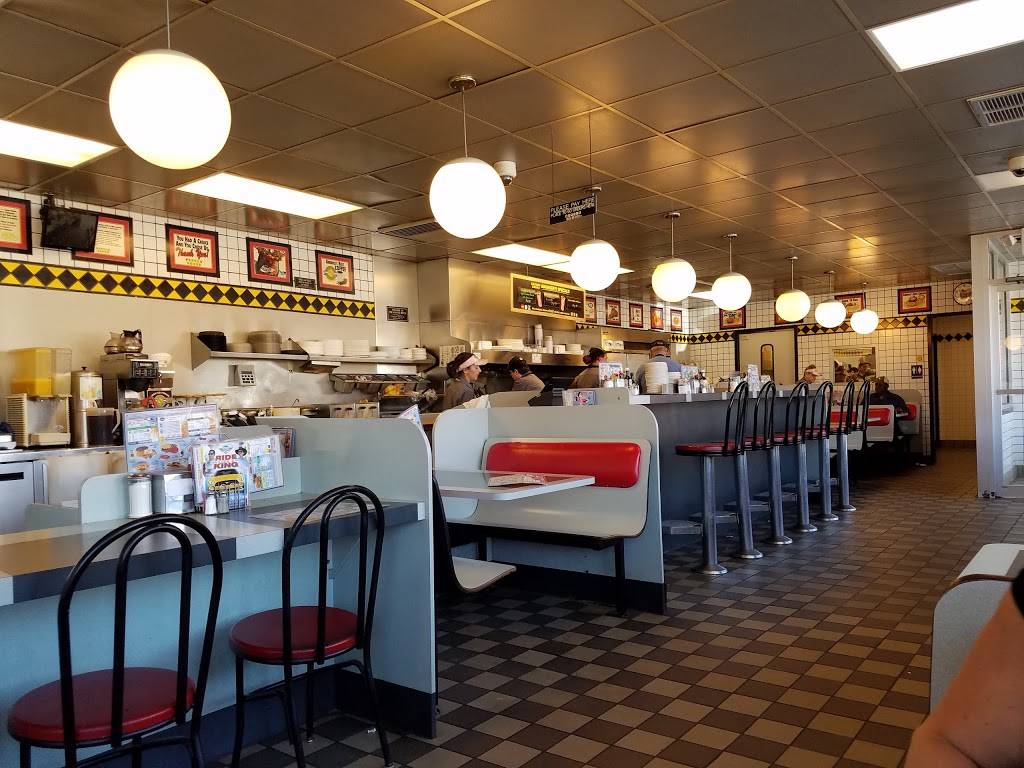 Waffle House | meal takeaway | 709 Radford Blvd, Dillon, SC 29536, USA | 8437747836 OR +1 843-774-7836