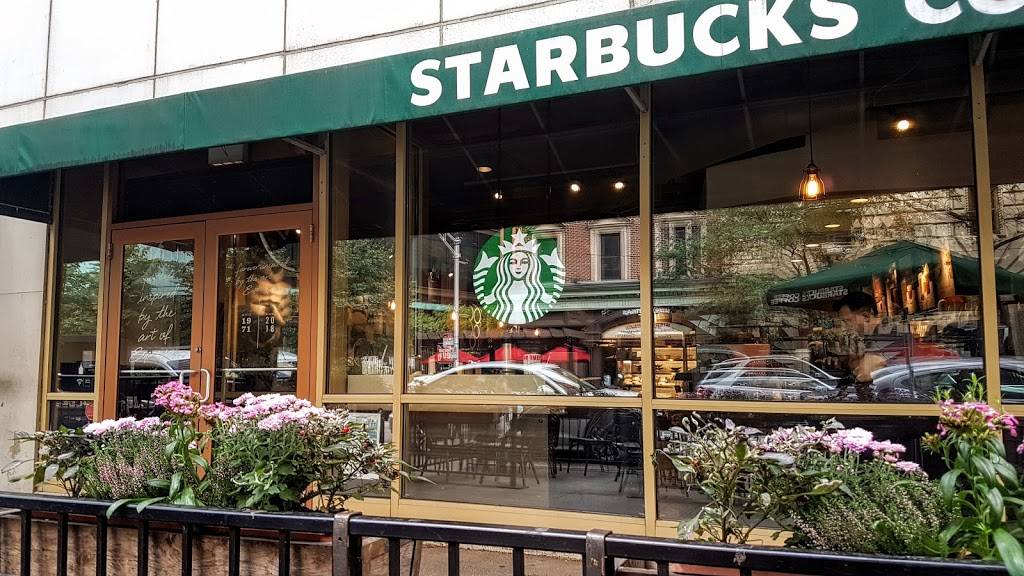 Starbucks | cafe | 111 East Chestnut, Chicago, IL 60611, USA | 3126423971 OR +1 312-642-3971