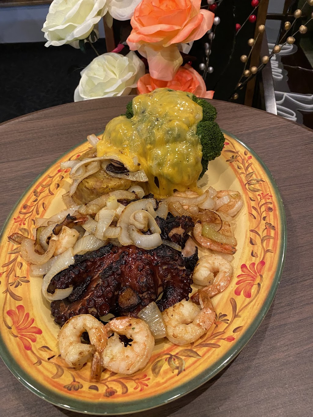 La Manta Restaurant | restaurant | 1230 Thomaston Ave, Waterbury, CT 06704, USA | 2035276402 OR +1 203-527-6402