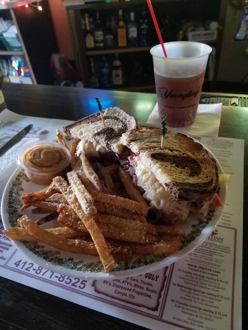 Freedom Inn | restaurant | 2222 Freeport Rd, New Kensington, PA 15068, USA | 7243340316 OR +1 724-334-0316