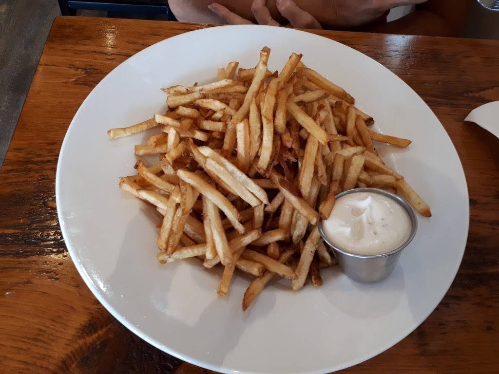 Moodys Bar & Grill | restaurant | 3 Tupper St, Millbrook, ON L0A 1G0, Canada | 7059326663 OR +1 705-932-6663