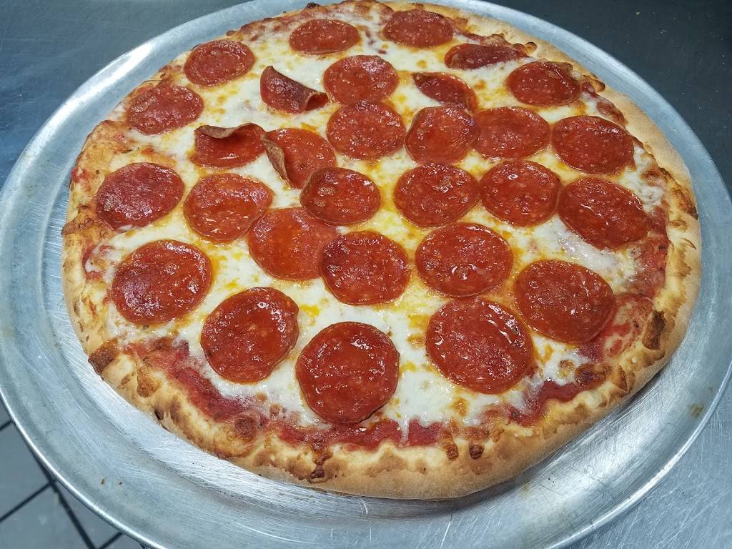 Romas Ristorante & Lounge | night club | 2163, N8416 County Rd ES, East Troy, WI 53120, USA | 2626425353 OR +1 262-642-5353