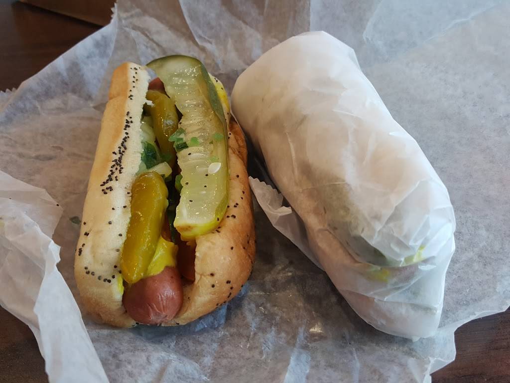 H Dog | restaurant | 36 US-41, Schererville, IN 46375, USA | 2193226382 OR +1 219-322-6382