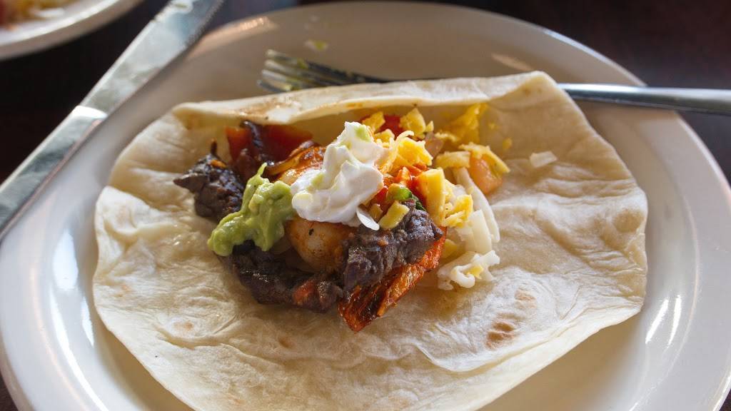 Javis Best Of Tex Mex | restaurant | 7709 E Ben White Blvd, Austin, TX 78744, USA | 5123868329 OR +1 512-386-8329