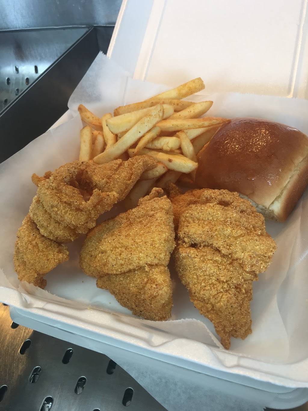 J 5 Chicken & Waffles | restaurant | 12989 Martin Luther King Blvd, Houston, TX 77048, USA | 3463207218 OR +1 346-320-7218