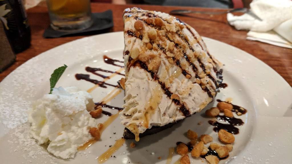 Lucilles Smokehouse Bar-B-Que | restaurant | Del Amo Fashion Center, 21540 Hawthorne Blvd #401B, Torrance, CA 90503, USA | 3103707427 OR +1 310-370-7427