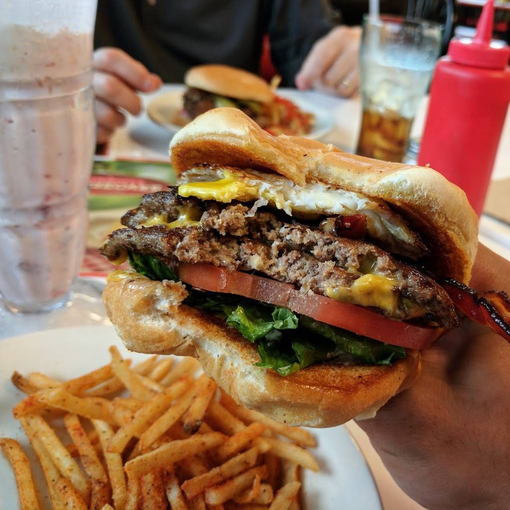 Steak n Shake | restaurant | 10330 Cascade Crossing, Brooklyn, OH 44144, USA | 2162670859 OR +1 216-267-0859