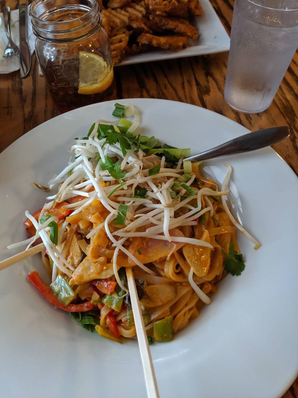 Stoney Lake Market | restaurant | 2374 Crowes Landing Rd, Lakefield, ON K0L 2H0, Canada | 6136871786 OR +1 613-687-1786