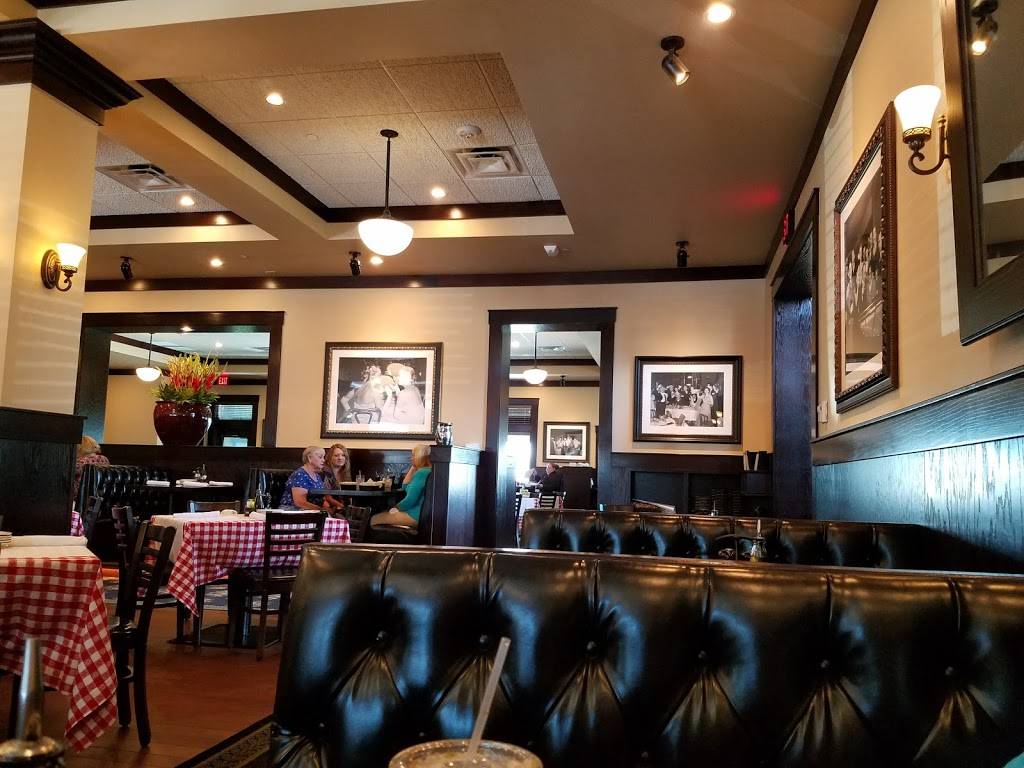 Maggianos Little Italy | restaurant | 7025 W 135th St, Overland Park, KS 66223, USA | 9138978020 OR +1 913-897-8020