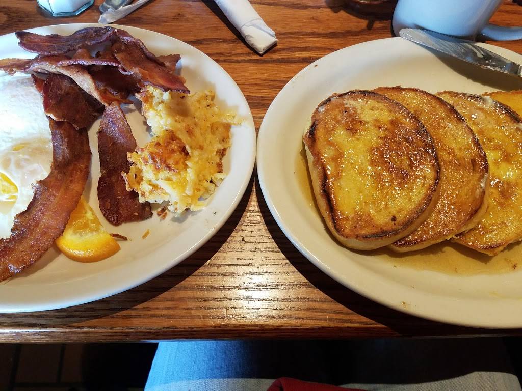 Cracker Barrel Old Country Store | restaurant | 67781 Mall Rd, St Clairsville, OH 43950, USA | 7406992662 OR +1 740-699-2662