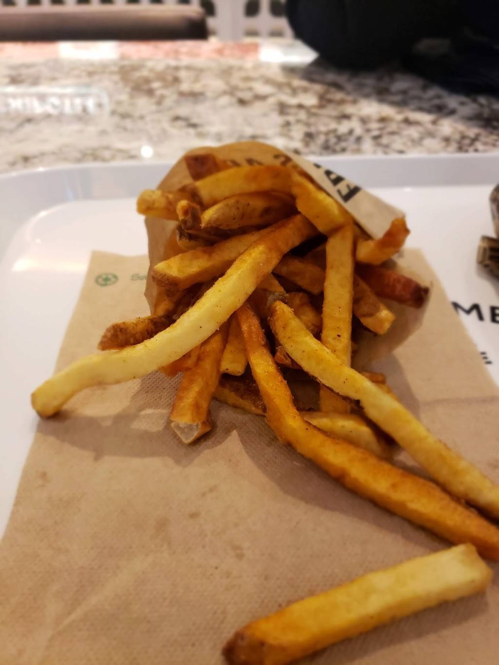 Big Smoke Burger | restaurant | Sherway Gardens Mall, 25 The West Mall, Etobicoke, ON M9C 1B8, Canada | 4166214848 OR +1 416-621-4848