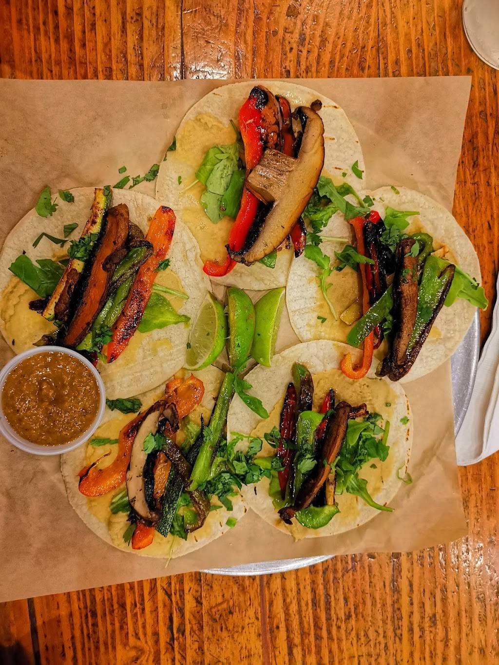 Sabertooth Food Co. | restaurant | 4012 N Mesa St, El Paso, TX 79902, USA | 9155338024 OR +1 915-533-8024